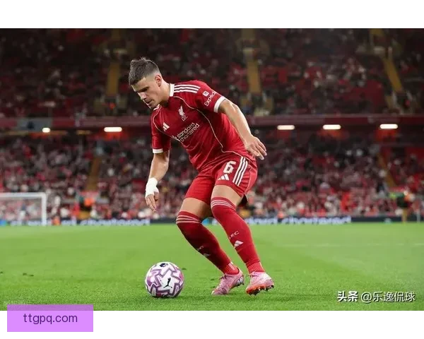 埃基蒂克与维尔茨场上默契连线表现抢眼引发球迷热议持续升温